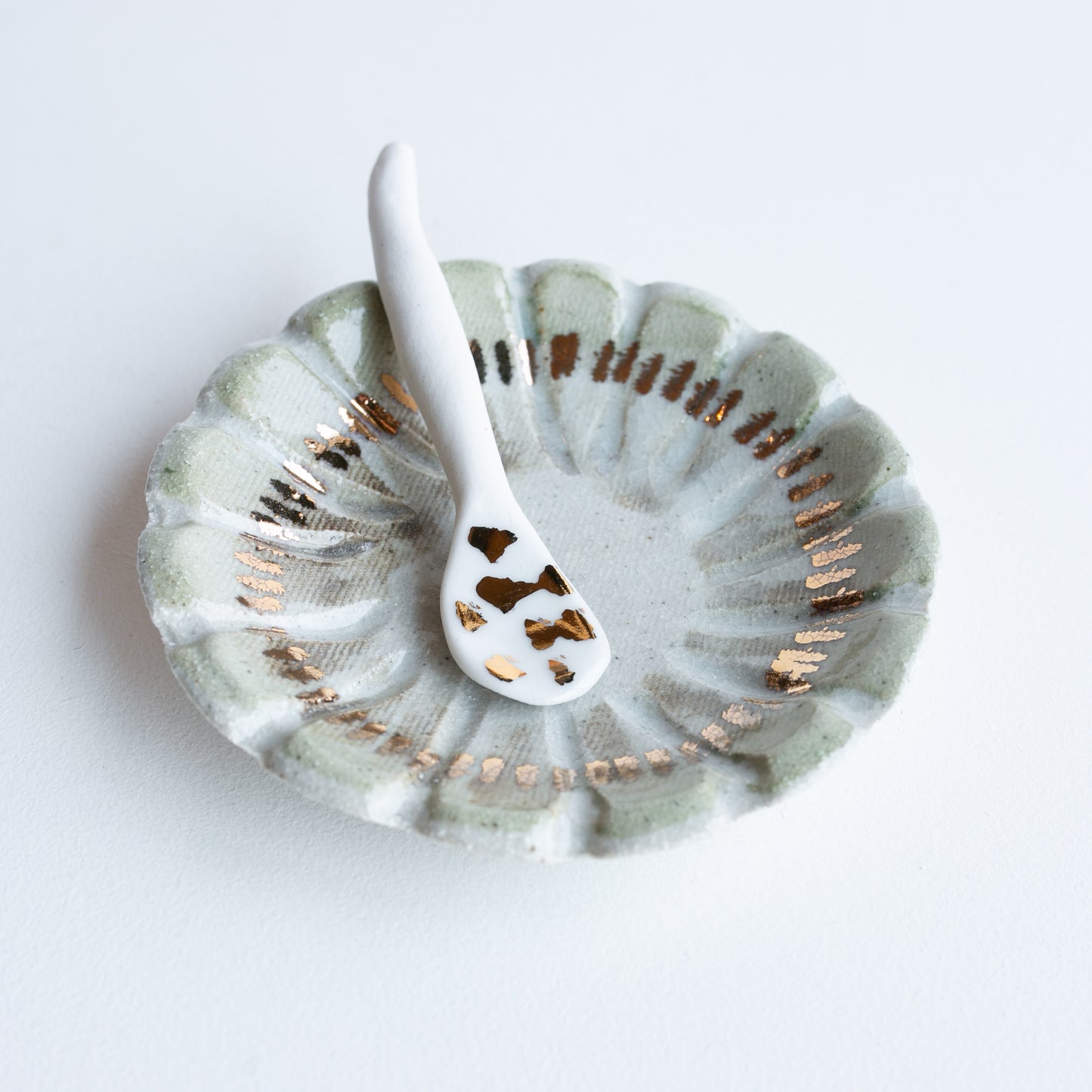 Rachel GOLD | Small Flower dish and spoon