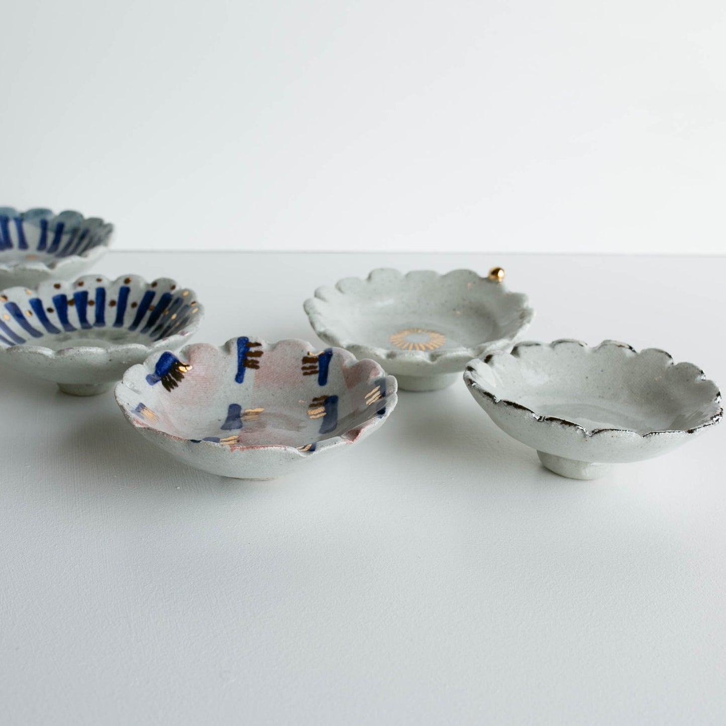 Carla | Footed small flower dish