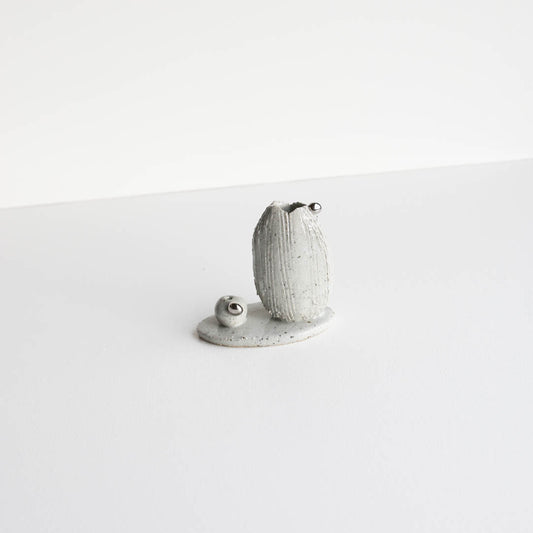 Dina | Stoneware vase and Incense holder PLATINUM