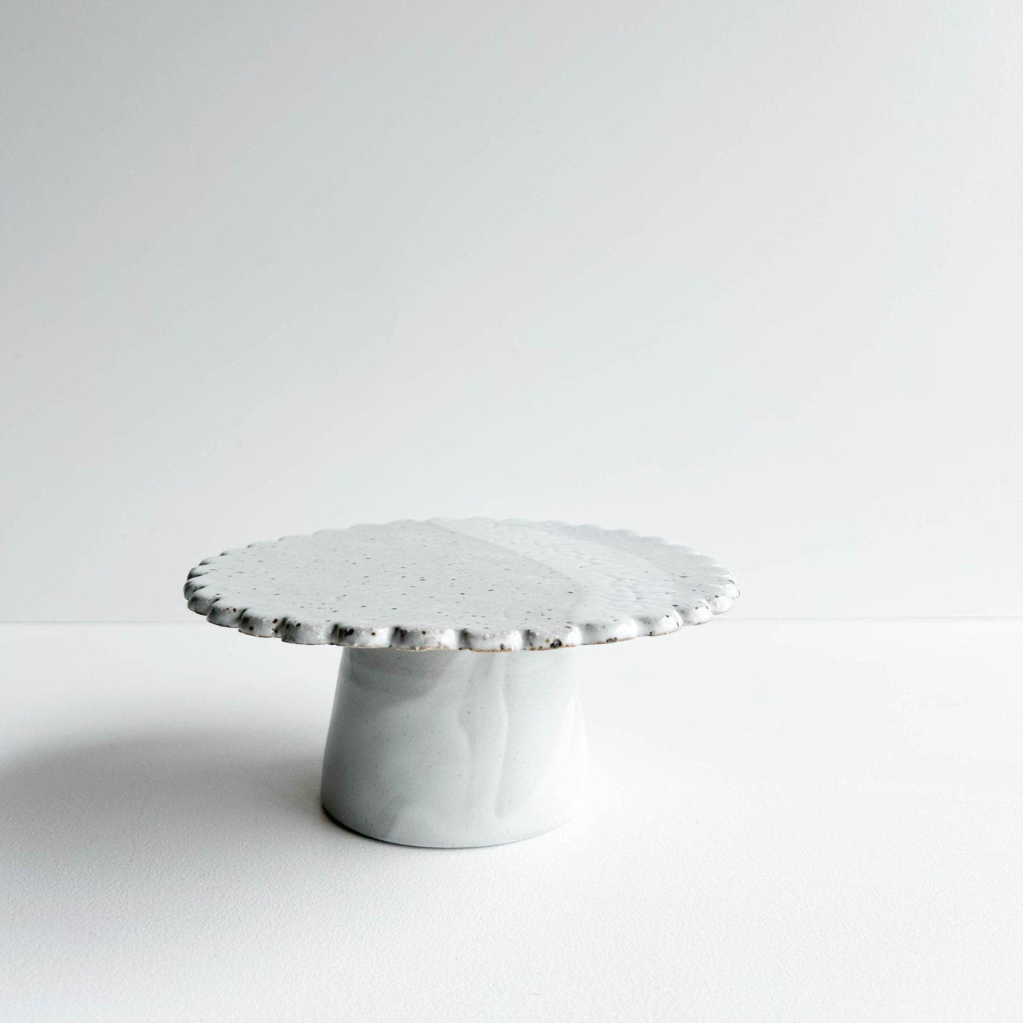 Small Petal edge cake stand