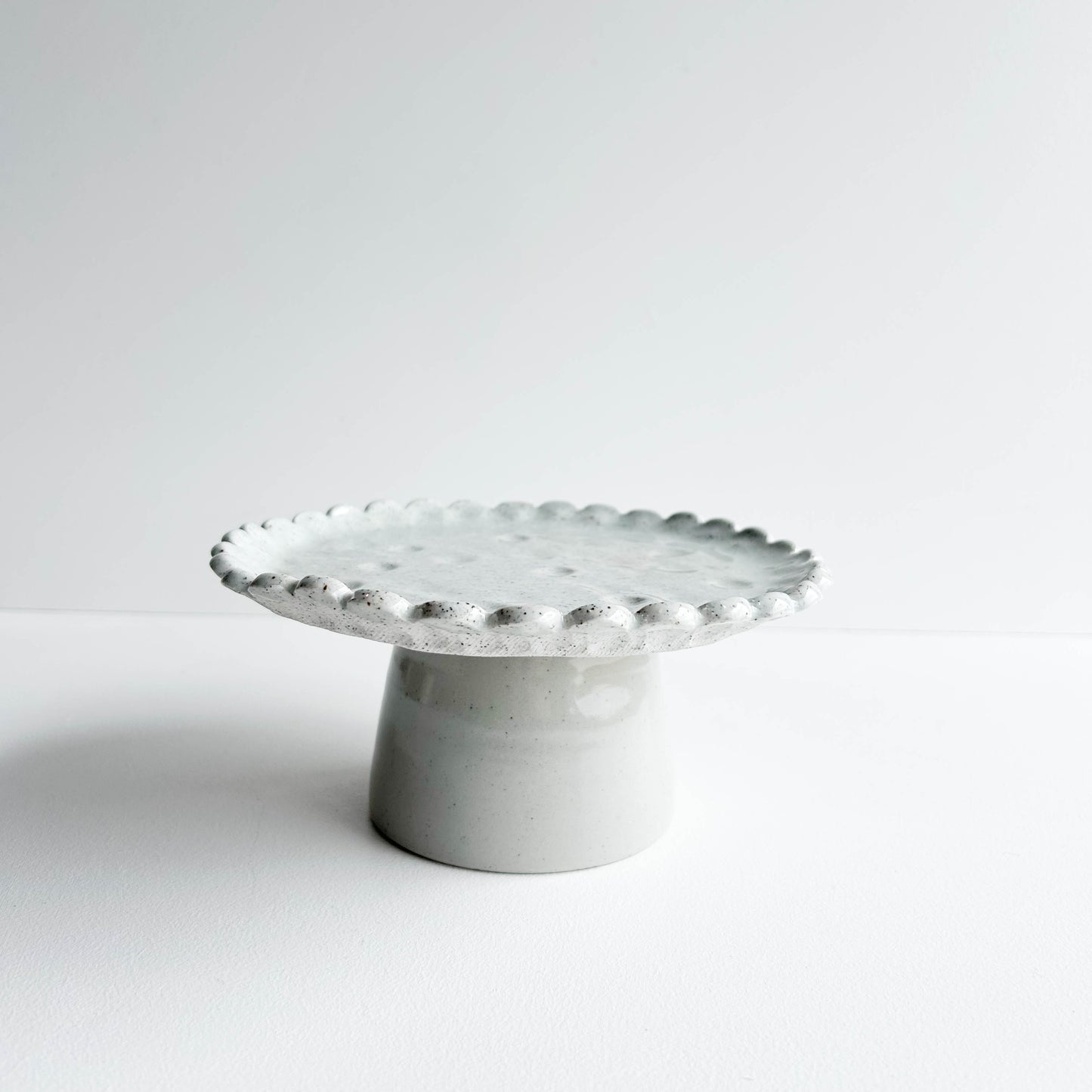 Small Petal edge cake stand