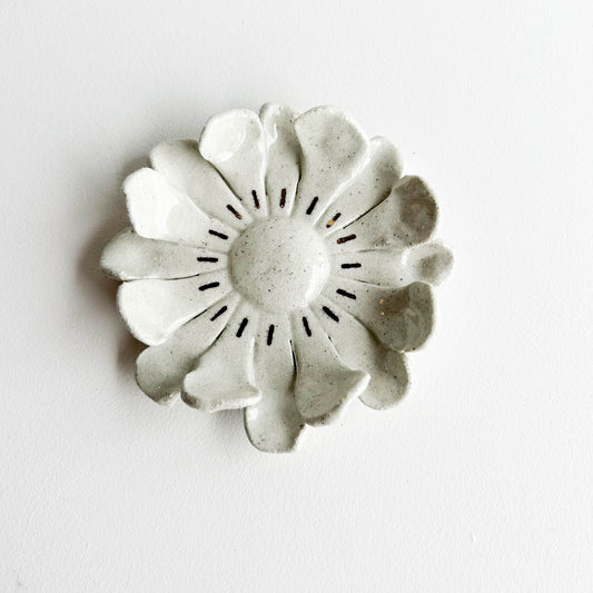 Stoneware flower for the wall (GOLD)