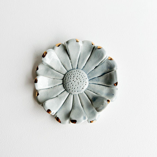 Stoneware flower for the wall (GOLD)