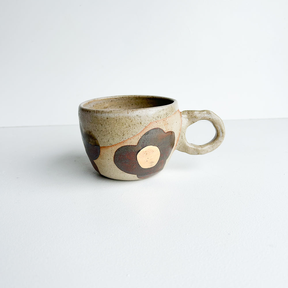 Large daisy cup