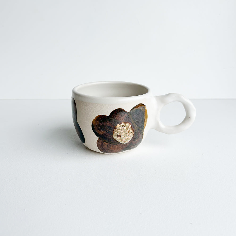 Large daisy cup