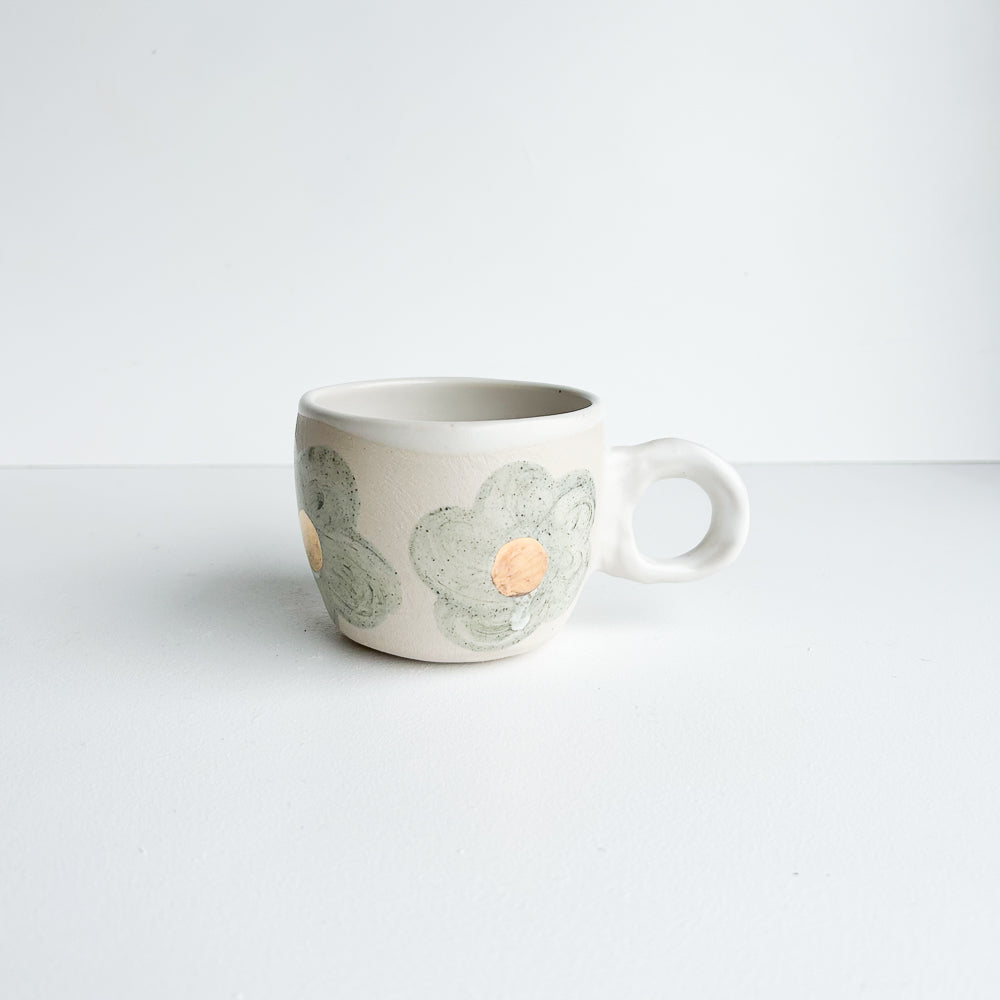 Large daisy cup