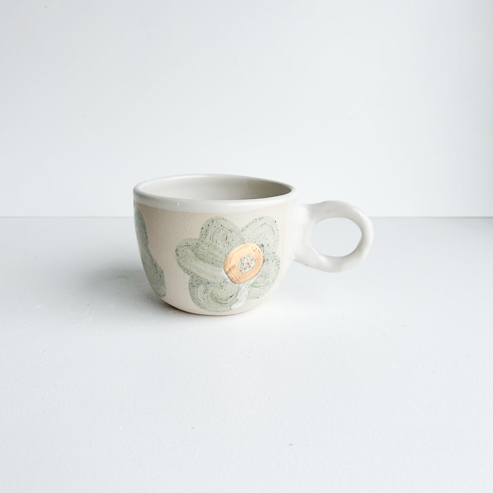 Large daisy cup
