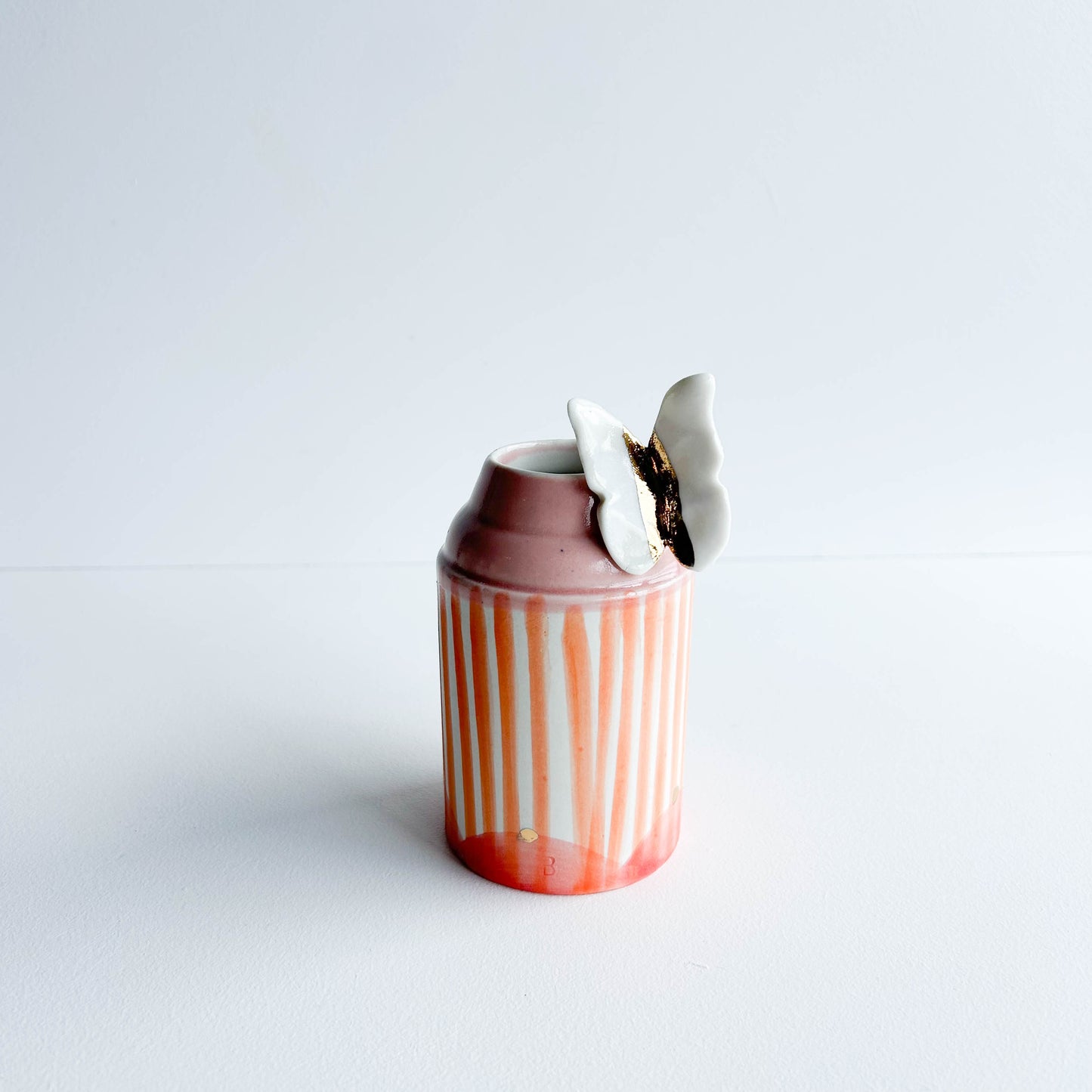 Butterfly vase | Stoneware vase GOLD