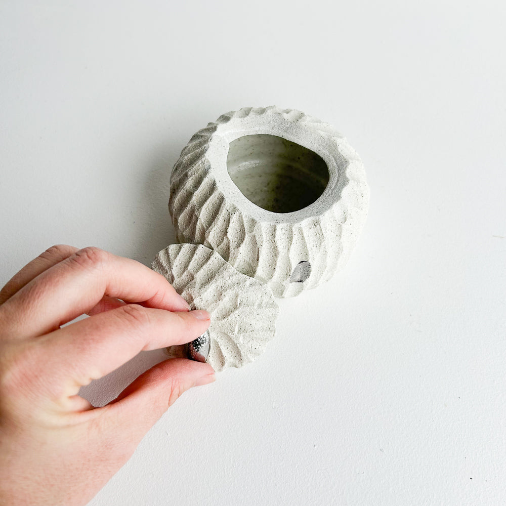 Lidded jewellery Pod