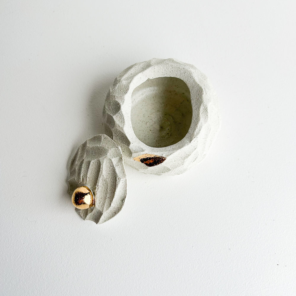 Lidded jewellery Pod