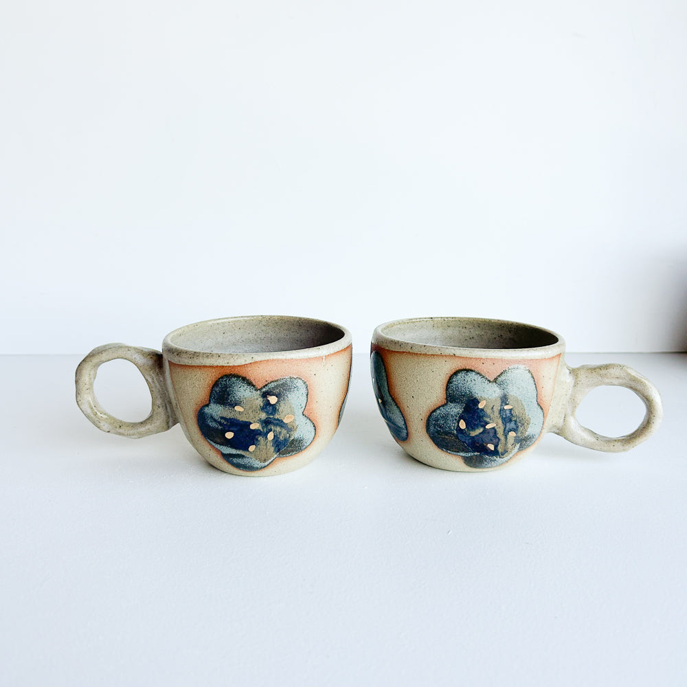 Colourful cup set