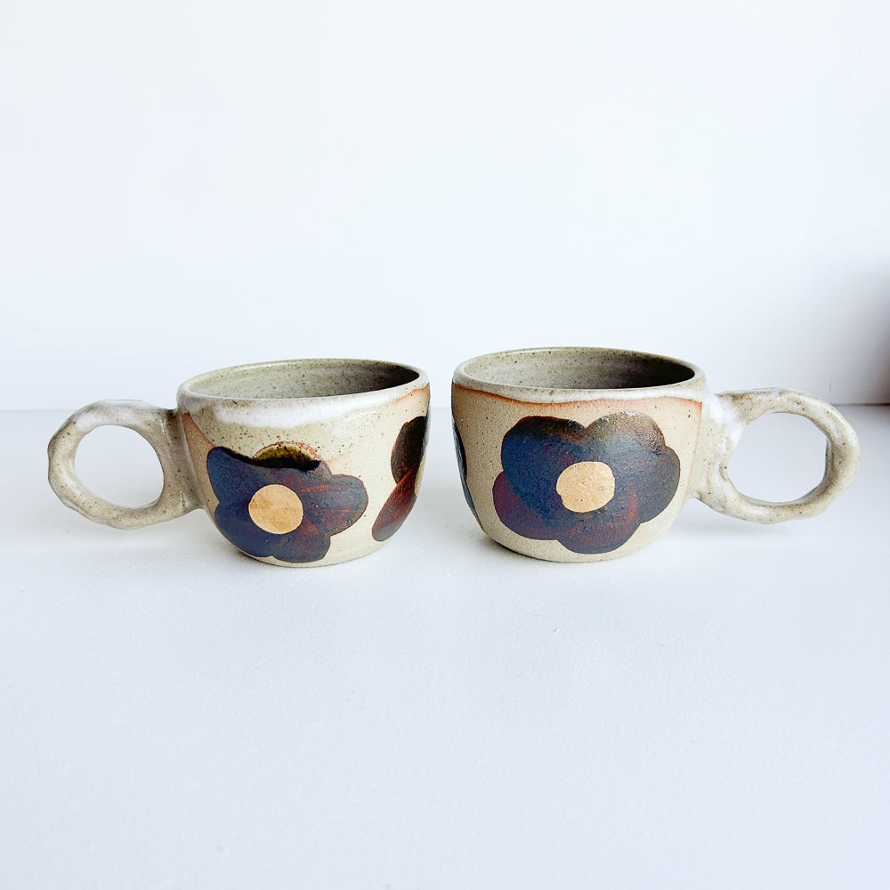 Colourful cup set
