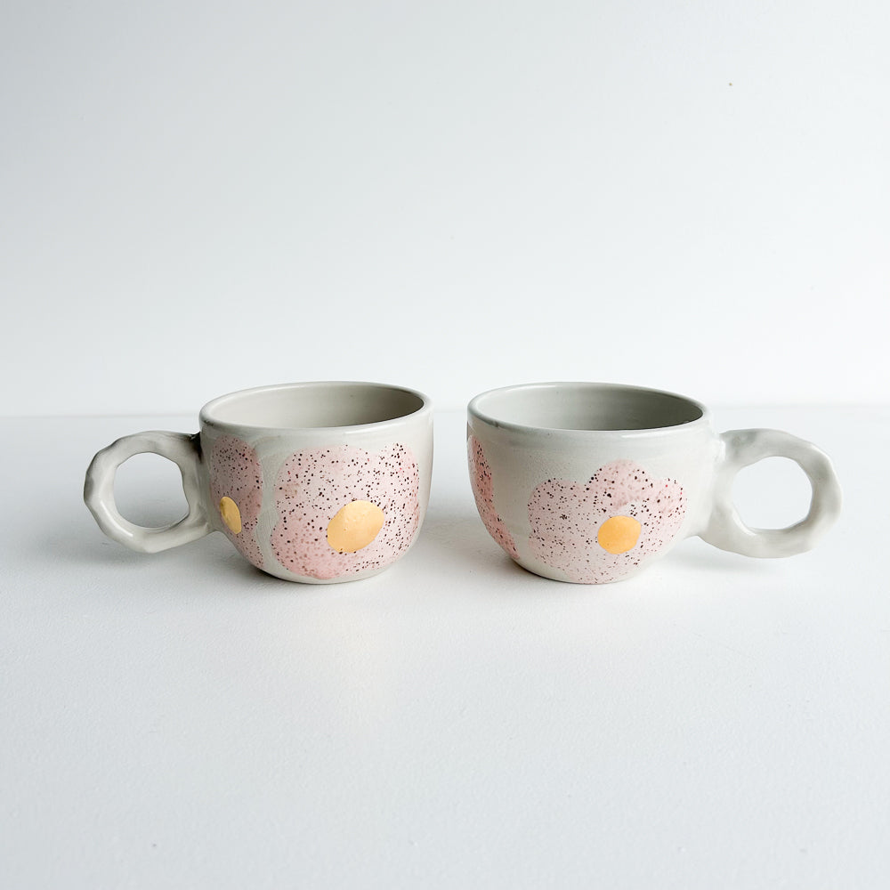 Colourful cup set