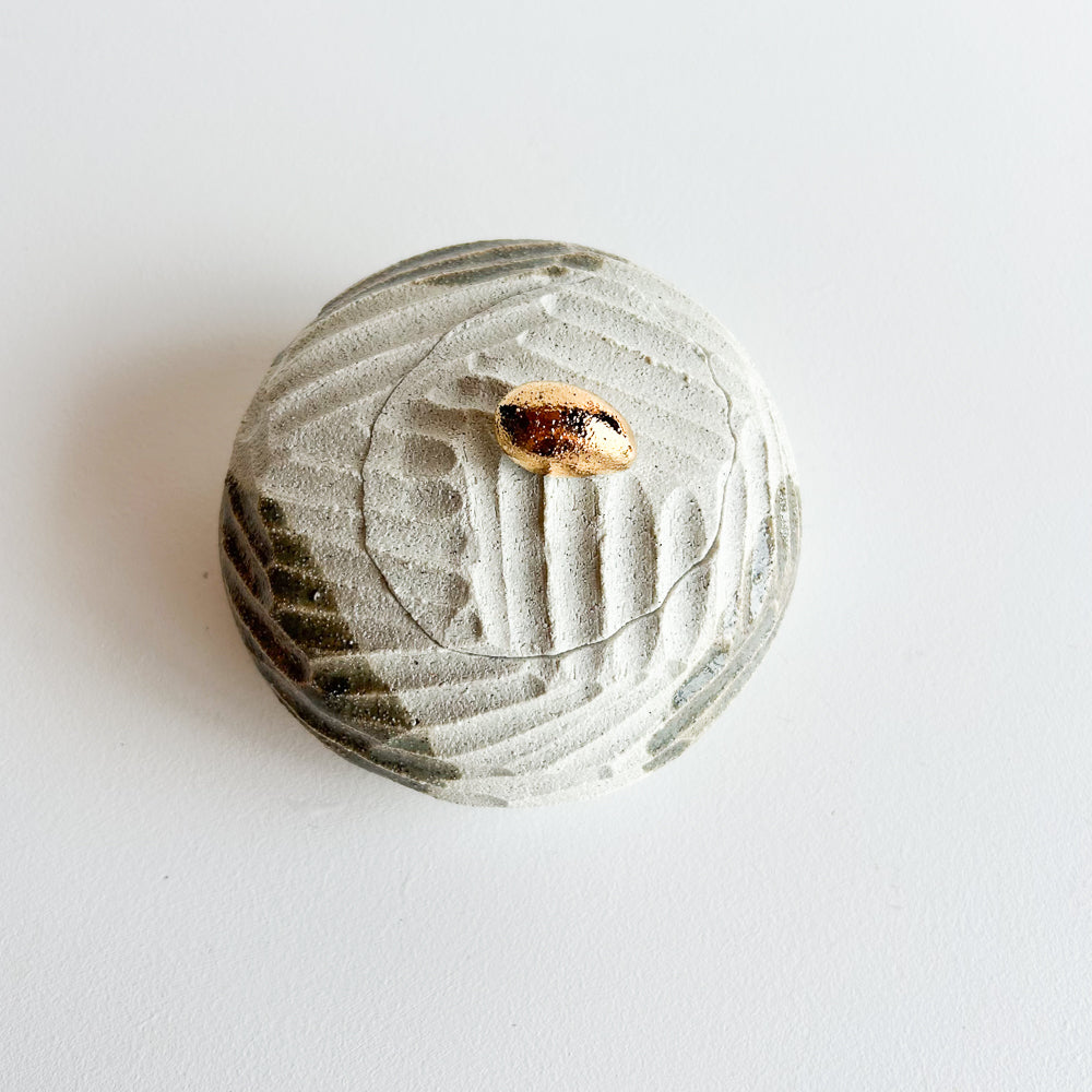 Lidded Salt Pod small Flat base
