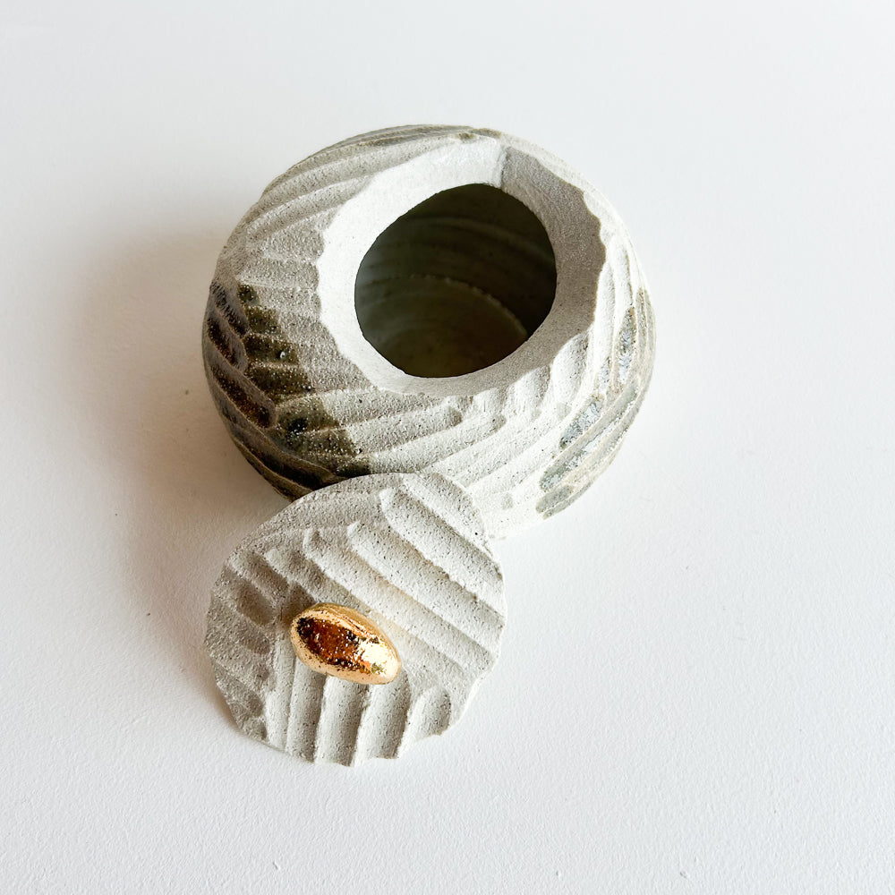 Lidded Salt Pod small Flat base