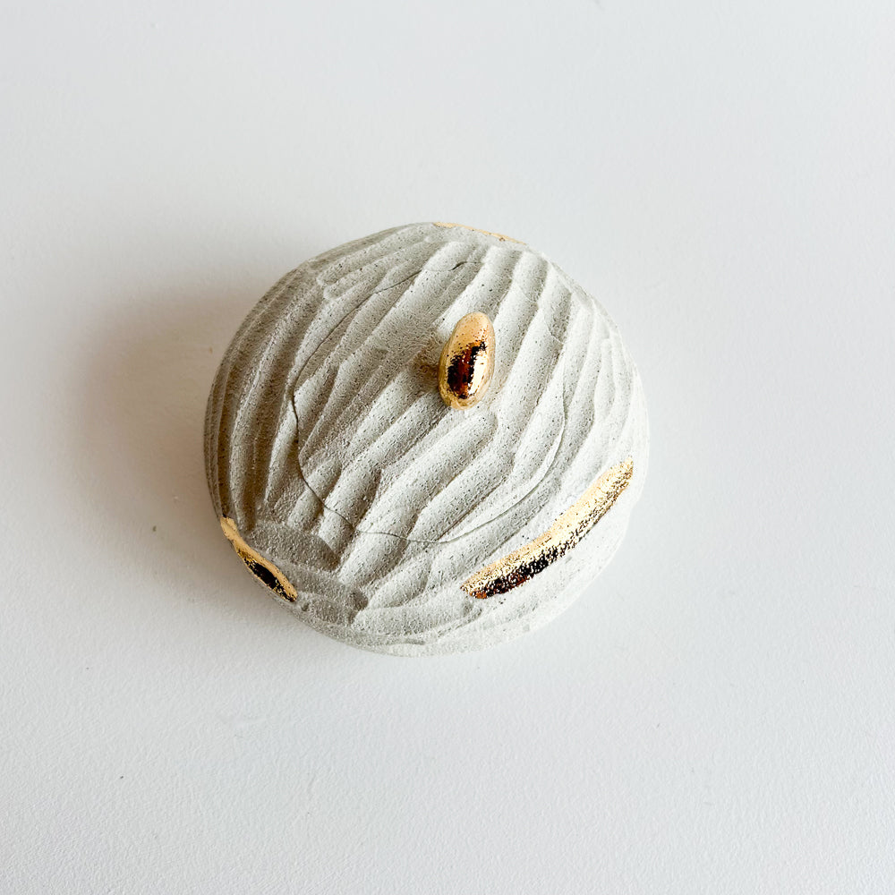 Lidded Salt Pod small Flat base