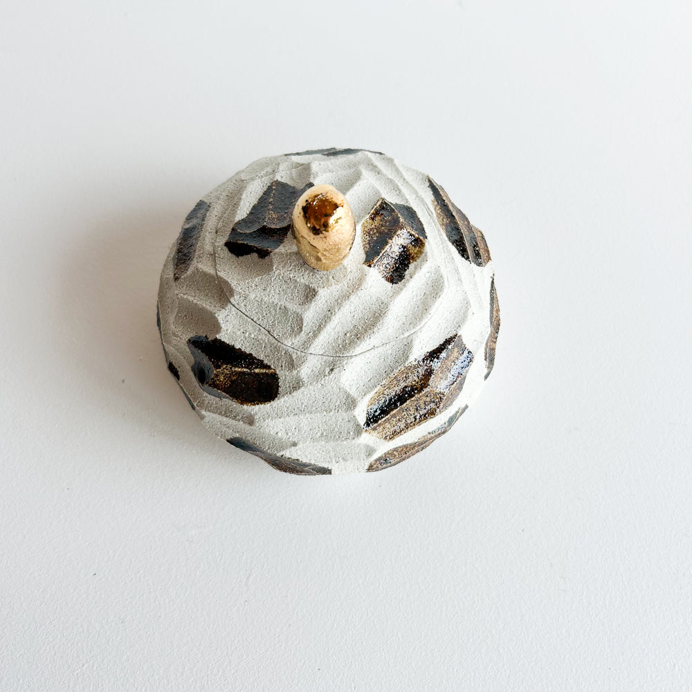 Lidded Salt Pod small Flat base