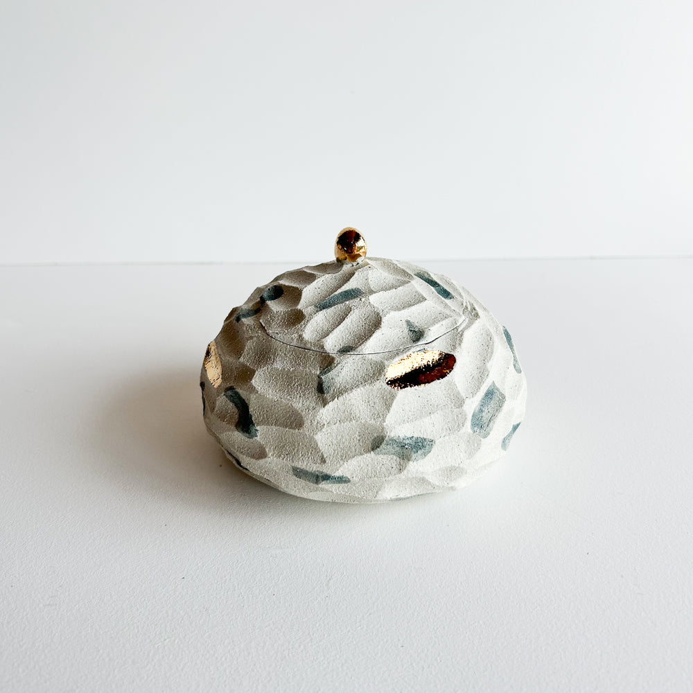 Lidded Salt Pod large Flat base