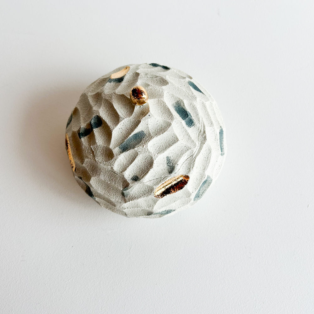 Lidded Salt Pod large Flat base