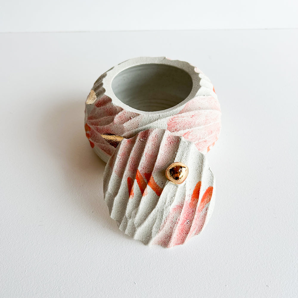 Lidded Salt Pod large Flat base