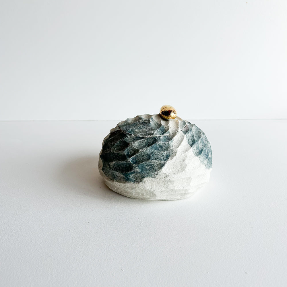 Lidded Salt Pod large Flat base