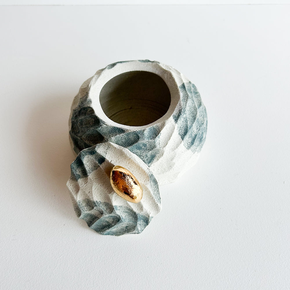 Lidded Salt Pod large Flat base