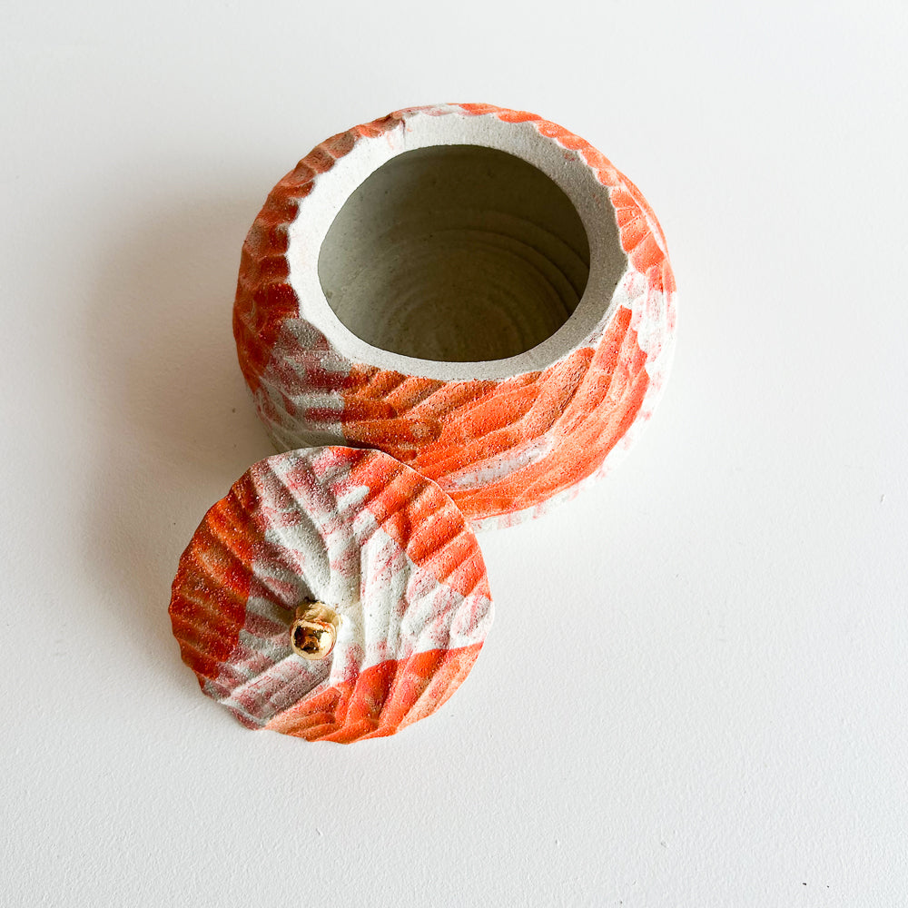 Lidded Salt Pod large Flat base