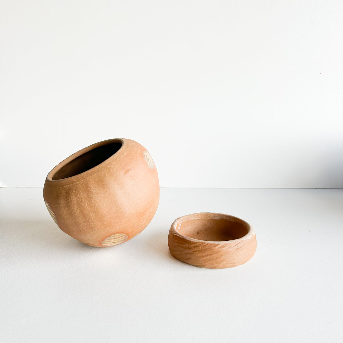 Tilt planter