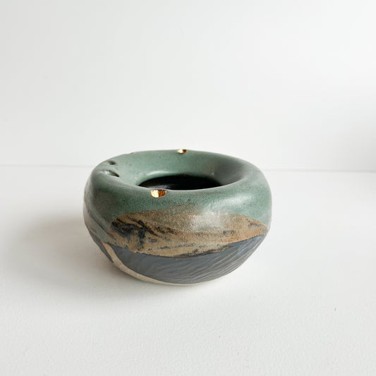 Kinwa Vase - The Golden Ring  Medium