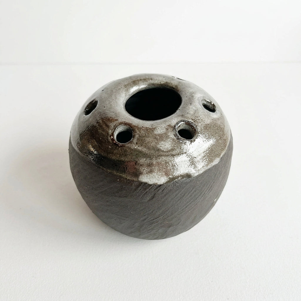 Kinwa Vase - The Golden Ring  Medium