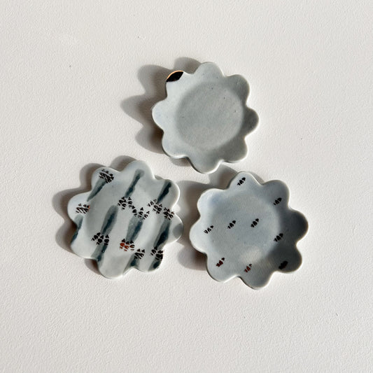 Porcelain mini dish set
