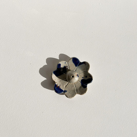 Matilda  | Stoneware flower Incense holder