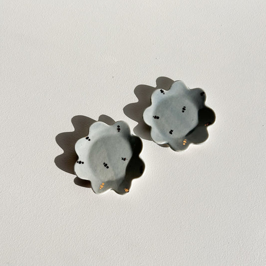 Porcelain mini flower dish set