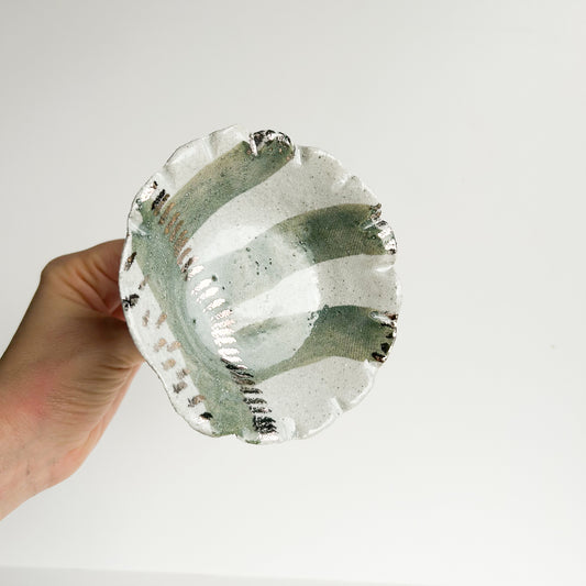 Single Flower Bee Bowl