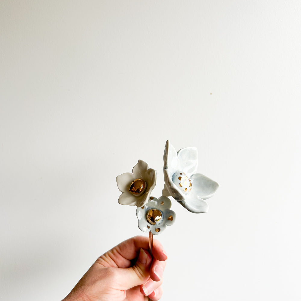 Porcelain flowers on brass wire - 3