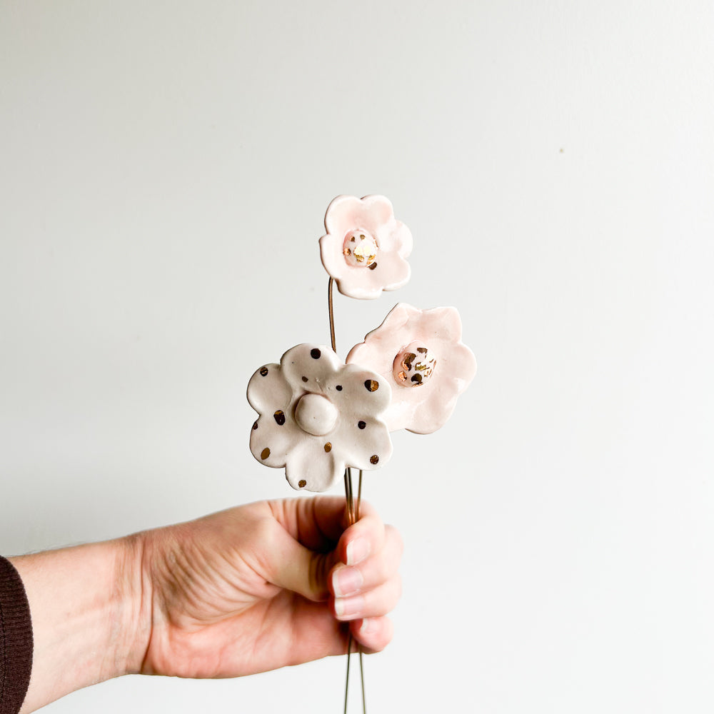 Porcelain flowers on brass wire - 3