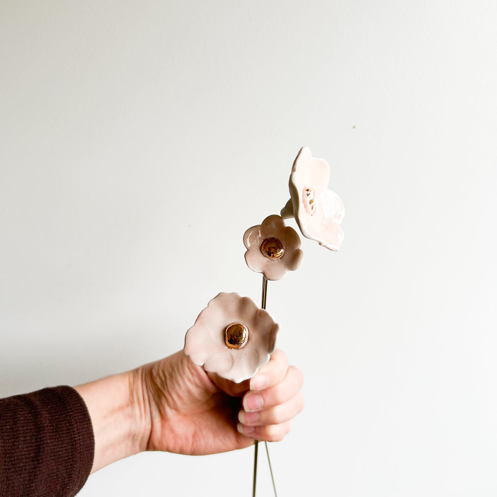 Porcelain flowers on brass wire - 3