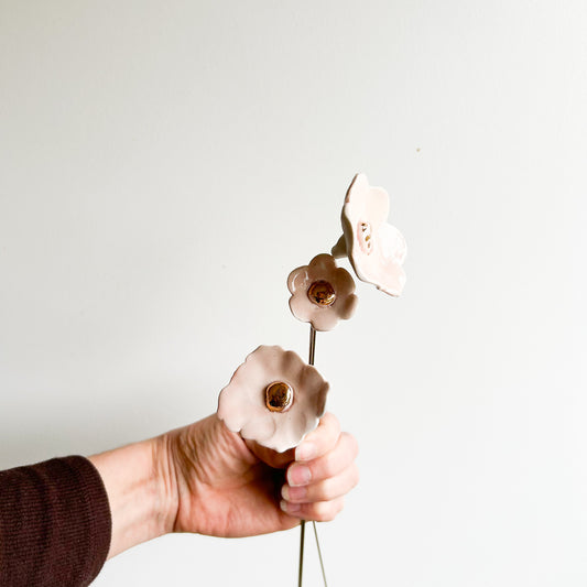 Porcelain flowers on brass wire - 3