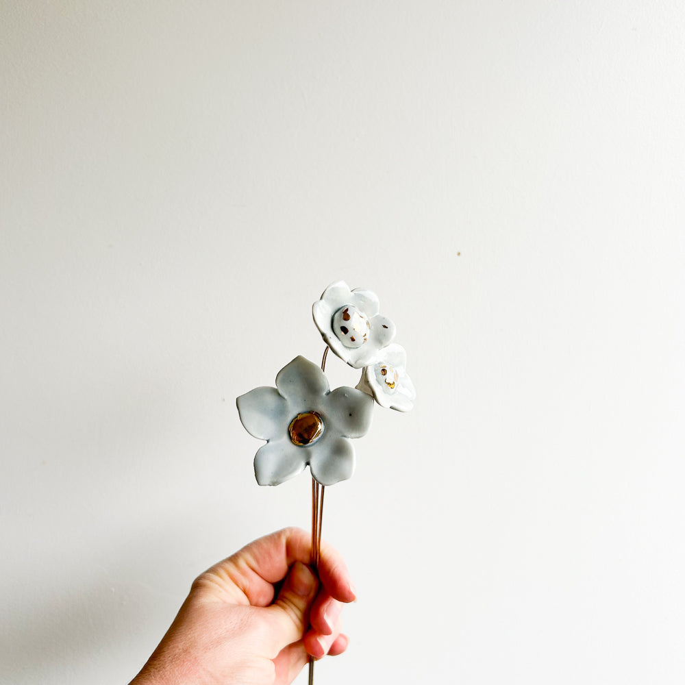 Porcelain flowers on brass wire - 3