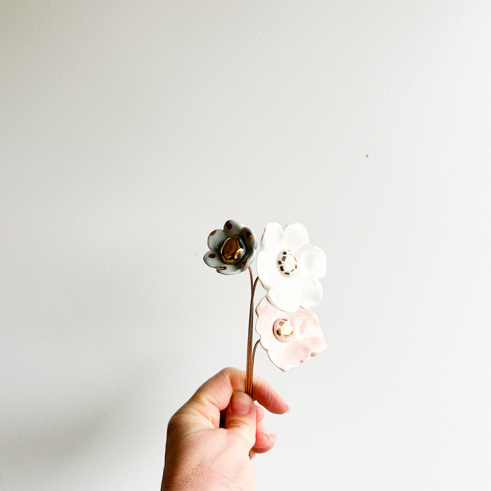 Porcelain flowers on brass wire - 3
