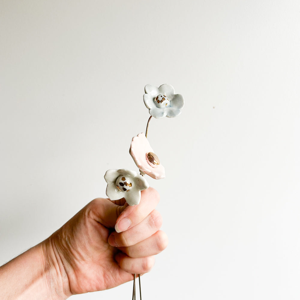 Porcelain flowers on brass wire - 3