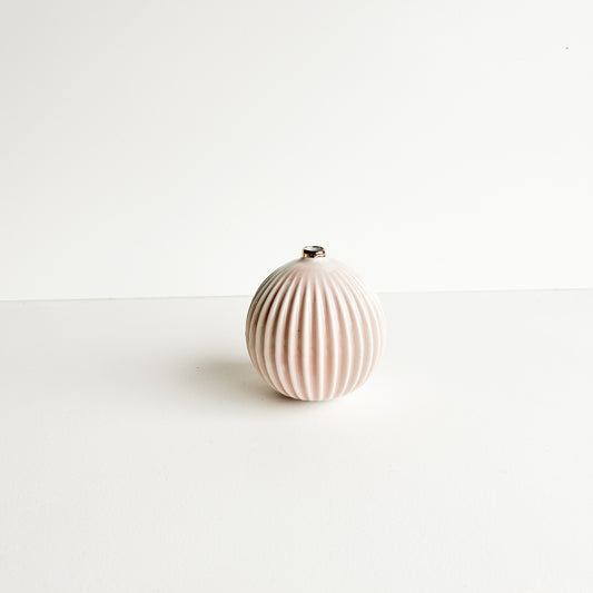 Urchin vase | Stoneware vase GOLD