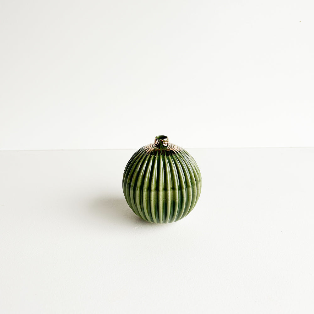 Urchin vase | Stoneware vase GOLD