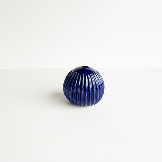 Urchin vase | Stoneware vase GOLD