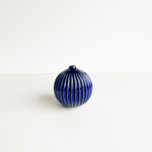 Urchin vase | Stoneware vase GOLD