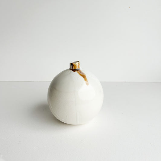 Orb vase | Stoneware vase GOLD