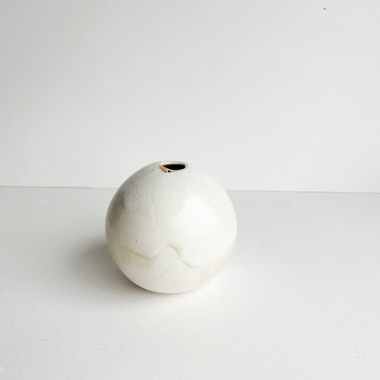 Orb vase | Stoneware vase GOLD