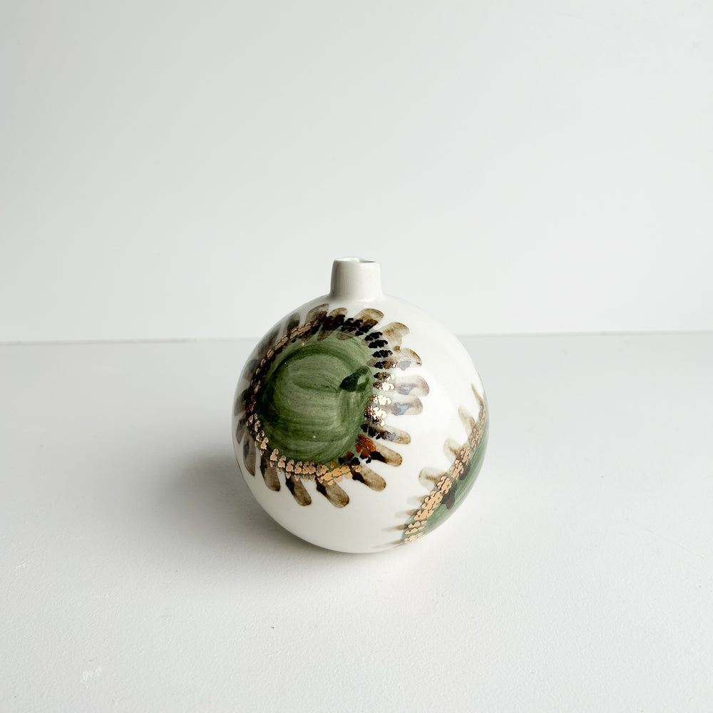Orb vase | Stoneware vase GOLD
