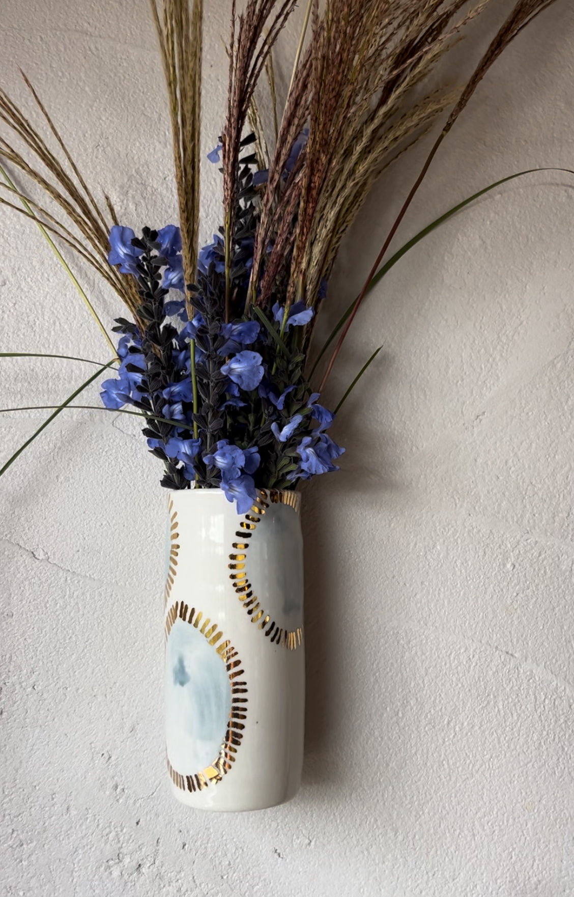 Leanne wall vase small